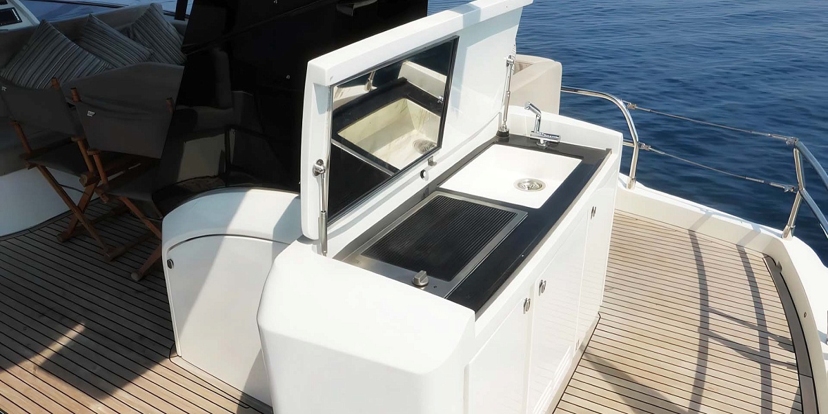 Аренда яхты Monte Carlo 65 на Лазурном берегу, Франция